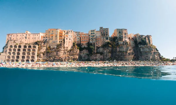 Tropea şehrinin sualtı manzarası, Calabria İtalya