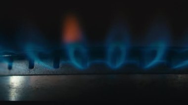 Gaz sobasının ateşlemesini kapat.