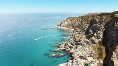 Capo Vaticano 'nun hava manzarası. Calabria İtalya