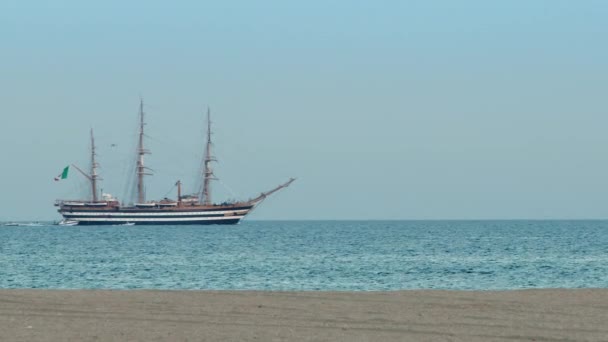 Long Shot Amerigo Vespucci Sailing Ship Sea — Vídeo de stock