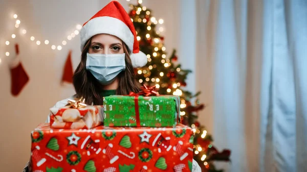 Médecin Avec Boîte Cadeaux Noël — Photo