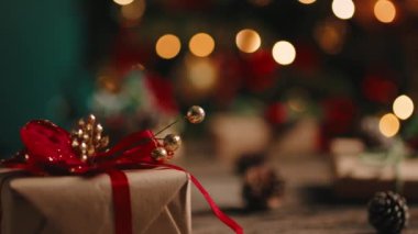 Noel için hediye kutusuna yakın çekim 