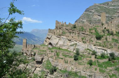 Dağıstan, 17 Ağustos 2021. Yaşlı Kahib 'in terk edilmiş dağ köyünün manzarası..