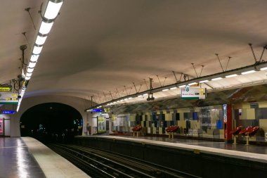 Fransa 'da Paris metro rayları