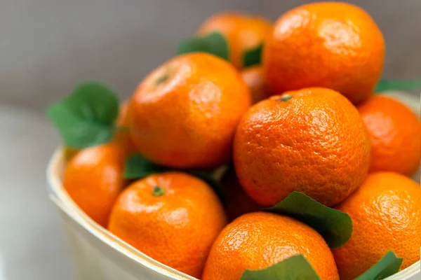 Bir sepetteki mandalina yığını