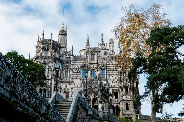 Portekiz 'de gotik tarzda tarihi bir sintra anıtı..