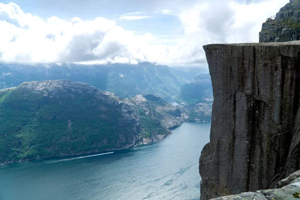 Vedute Preikestollen Lysefjord Una Giornata Nuvolosa — Foto Stock