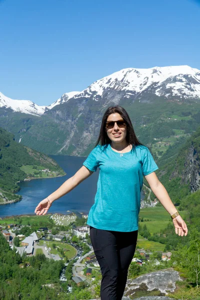 Happy Woman Sunglasses Geirangerfjord Background — Stockfoto