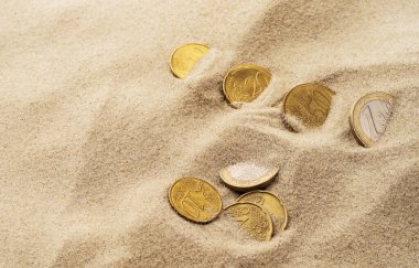 Kumda kayıp paralar, hazine sandığı konsepti.