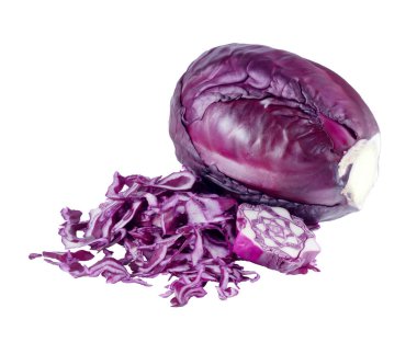 Mor lahana beyaz arkaplanda izole edilmiş.
