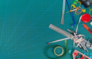 El sanatları bürosu aletleri, okul malzemeleri paspas kesimi.