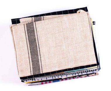 Mutfak havlusu beyaz arkaplanda izole edildi