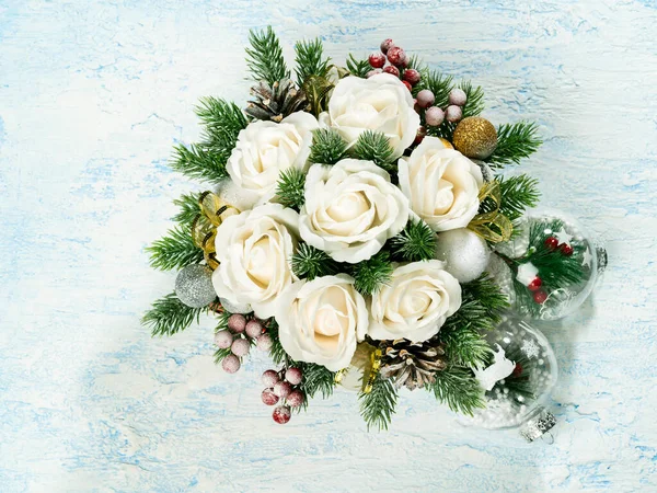 Close Christmas Bouquet Flowers Spruce Snow — Stock Photo, Image