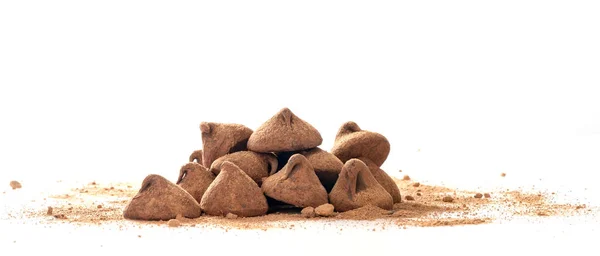 Chocolade Truffels Bedekt Met Cacao Geïsoleerd Witte Achtergrond Selectieve Focus — Stockfoto