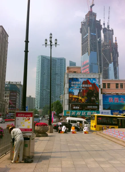 现代商业大厦的街景 — 图库照片