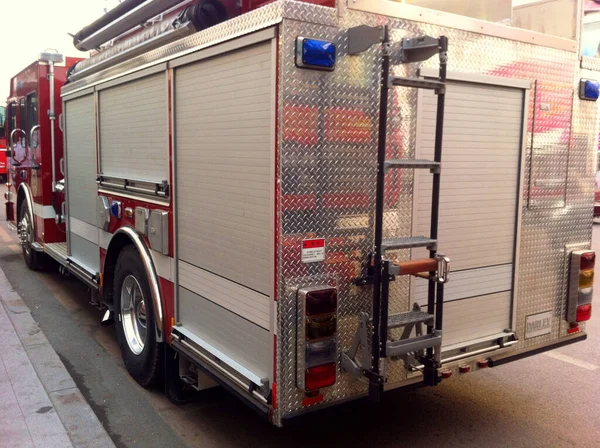 Dietro Camion Dei Pompieri Con Una Scala — Foto Stock