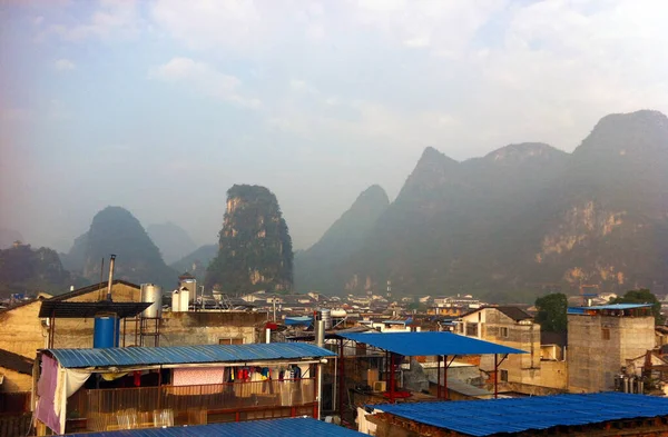 Rooftop View Mountains Yangshuo County — Stock Photo, Image