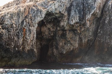 Tremiti Adaları 'nın takımadasındaki San Domino adasındaki deniz mağarası.