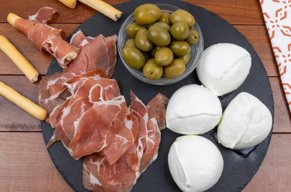 Italian Appetizer Raw Ham Buffalo Mozzarella Olives Raw Ham Rolled — Stok Foto