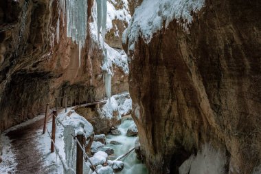 Almanya, Garmisch-Partenkirchen yakınlarındaki Bavyera 'daki Partnach Vadisi..