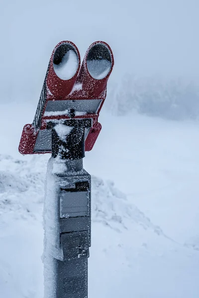 德国奥伯维森塔尔 白雪公主制双筒望远镜 — 图库照片