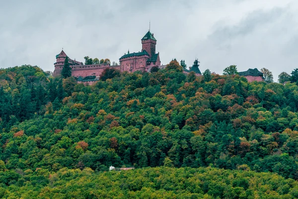 Panoramiczny Widok Zamek Hohkonigsburg Francja — Zdjęcie stockowe