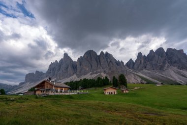 Geisler, Dolomitler Görünümü.