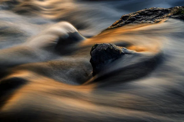 Vodopád Při Západu Slunce Dlouhá Expozice — Stock fotografie