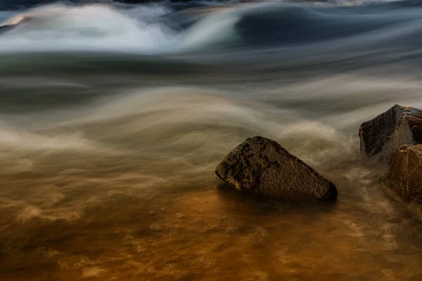 Wasserfall Bei Sonnenuntergang Langzeitbelichtung — Stockfoto