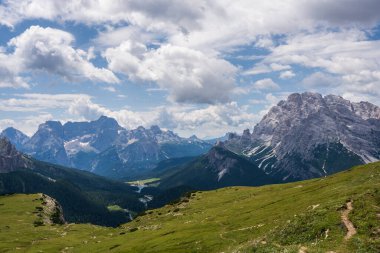 Dolomitlerin panoramik görüntüsü, Güney Tyrol