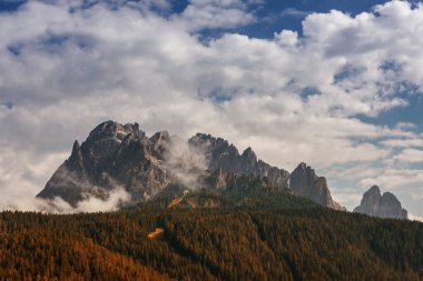 İtalya 'da Dolomitler üzerine panoramik görüş