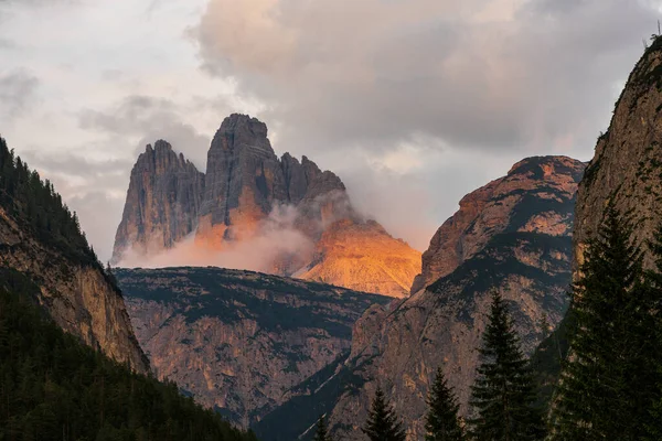 Tre Cime di Lavaredo 'nun panoramik manzarası, Dolomitler