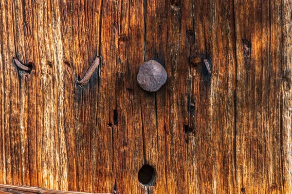 城から古い木の扉 — ストック写真