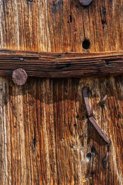城から古い木の扉 — ストック写真