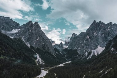 Sesto Dolomitlerinin panoramik görünümü 