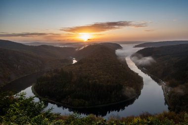 Cloef yakınlarındaki Saar döngüsünün panoramik görüntüsü