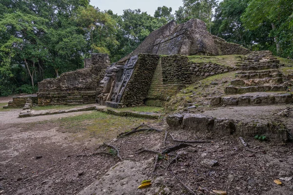 Lamanai 'nin Maya harabeleri