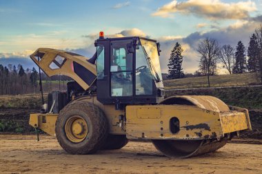 Motor arızalı silindir titreşimli sıkıştırıcı