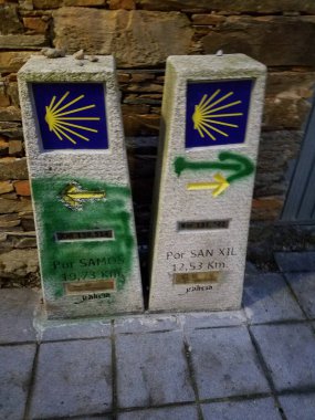 İspanya, El Camino 'daki işaretler.
