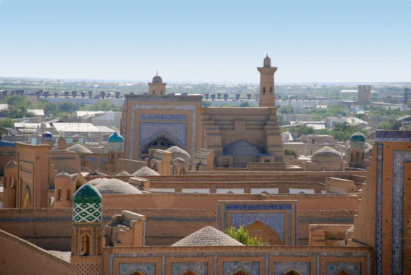 Antik Ichan-kala şehrinde antik Khiva 'nın bakış açısı. Özbekistan