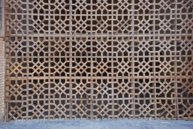 Bibi-Khanym Camii 'nin kemerindeki ön kapının kafesinin bir parçası, Semerkand. Özbekistan