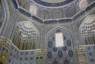 Semerkand. Shirinbek Oko-Şirin Bek namı diğer Şirin-Beka-aka 'nın Shakhi-Zinda mezarlığının bir parçası. Özbekistan