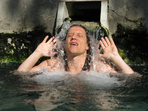 Homem Adulto Anos Spa Mineral Primavera Piscina — Fotografia de Stock