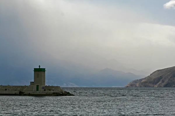 Fırtına Öncesi Deniz Feneri Baska Hırvatistan Krk Adası — Stok fotoğraf