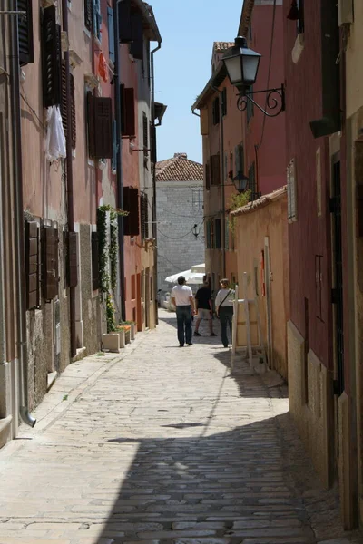 古い家 島のクルク クロアチアと旧市街バスカのストリートビュー — ストック写真