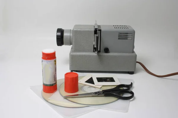 Vintage Handheld Diaprojector Geïsoleerd Witte Achtergrond — Stockfoto