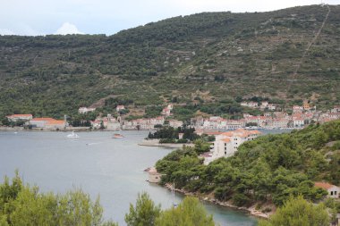 Kasabanın ve körfezin manzara manzarası