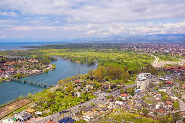 Albánie Pohled Řeku Buna Město Shkoder Jezero Shkodra Slunném Jarním — Stock fotografie