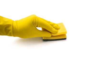 Mutfak eldivenli ve süngerli el izole edilmiş beyaz arkaplan