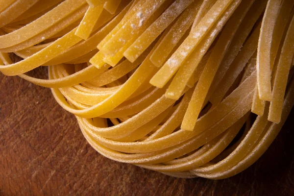 新鲜的意大利面关门了 新鲜的意大利面食 Gitalolini自制 — 图库照片